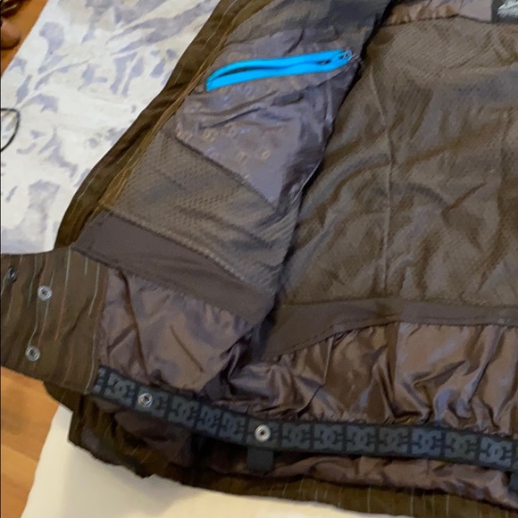 DC women’s snowboarding suit set - Picture 6 of 8